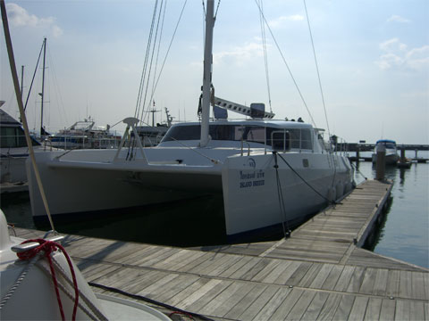 Catamaran 42' - Click me to open the gallery