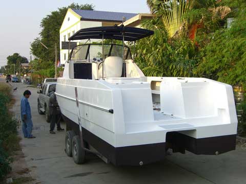 Catamaran fiberglass modification for outboard motors