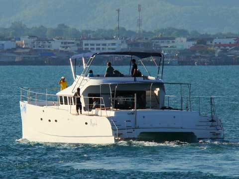 Power Catamaran RB50 Final Product - Click to zoom.
