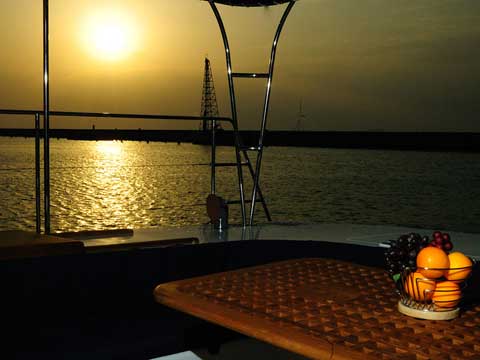 Power Catamaran RB50 Final Product - Click to zoom.