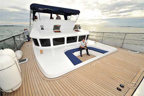 Power Catamaran RB50 Final Product - Click to zoom.