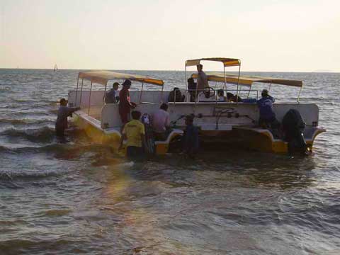 Electric powered catamaran RB 42' launch