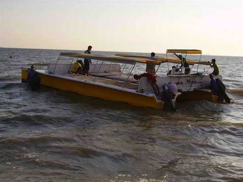 Electric powered catamaran RB 42' launch