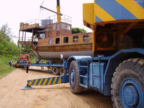 Transport of a wooden boat to repair
