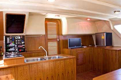 Sailing Catamaran RB38' - Click to enter.